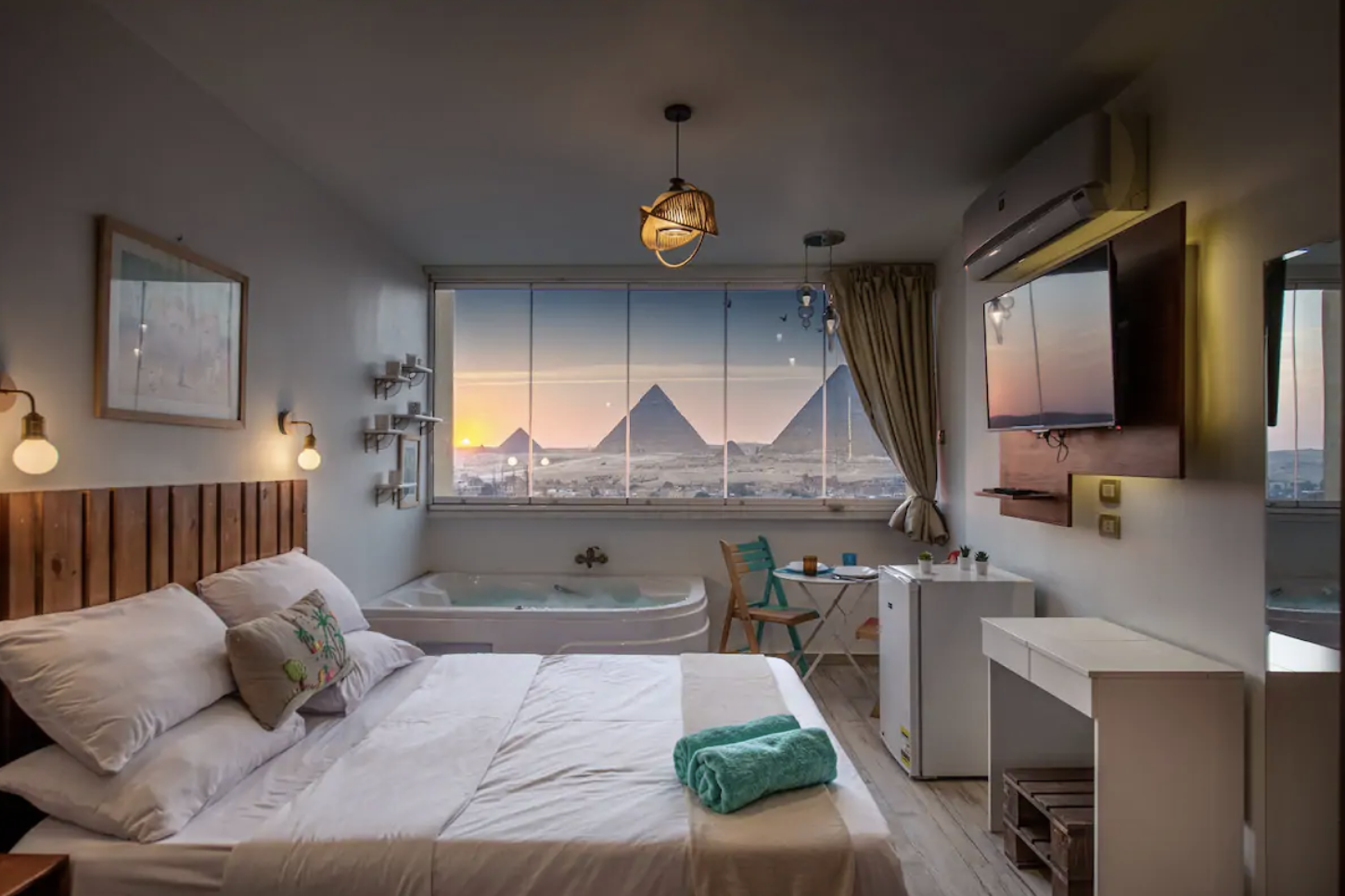 This Airbnb In Cairo Has A View Of The Pyramids Of Giza – Vacation ...