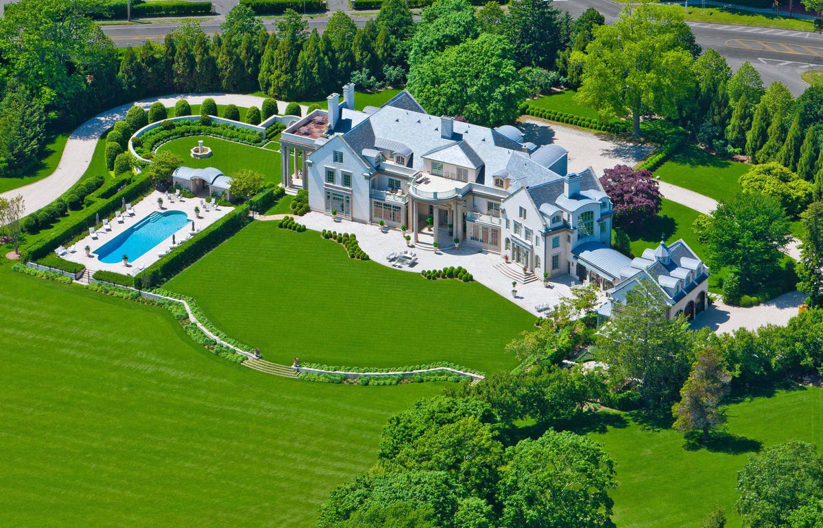 Villa Maria Hamptons - Vince Camuto Hamptons Mansion Photos