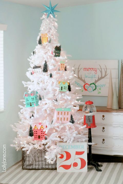 35 Stunning Christmas Tree Decorating Ideas And Photos 2020