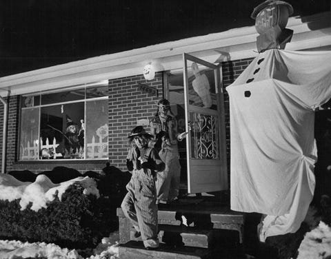 23 Vintage Halloween Decorations Where To Buy Old Halloween Decor