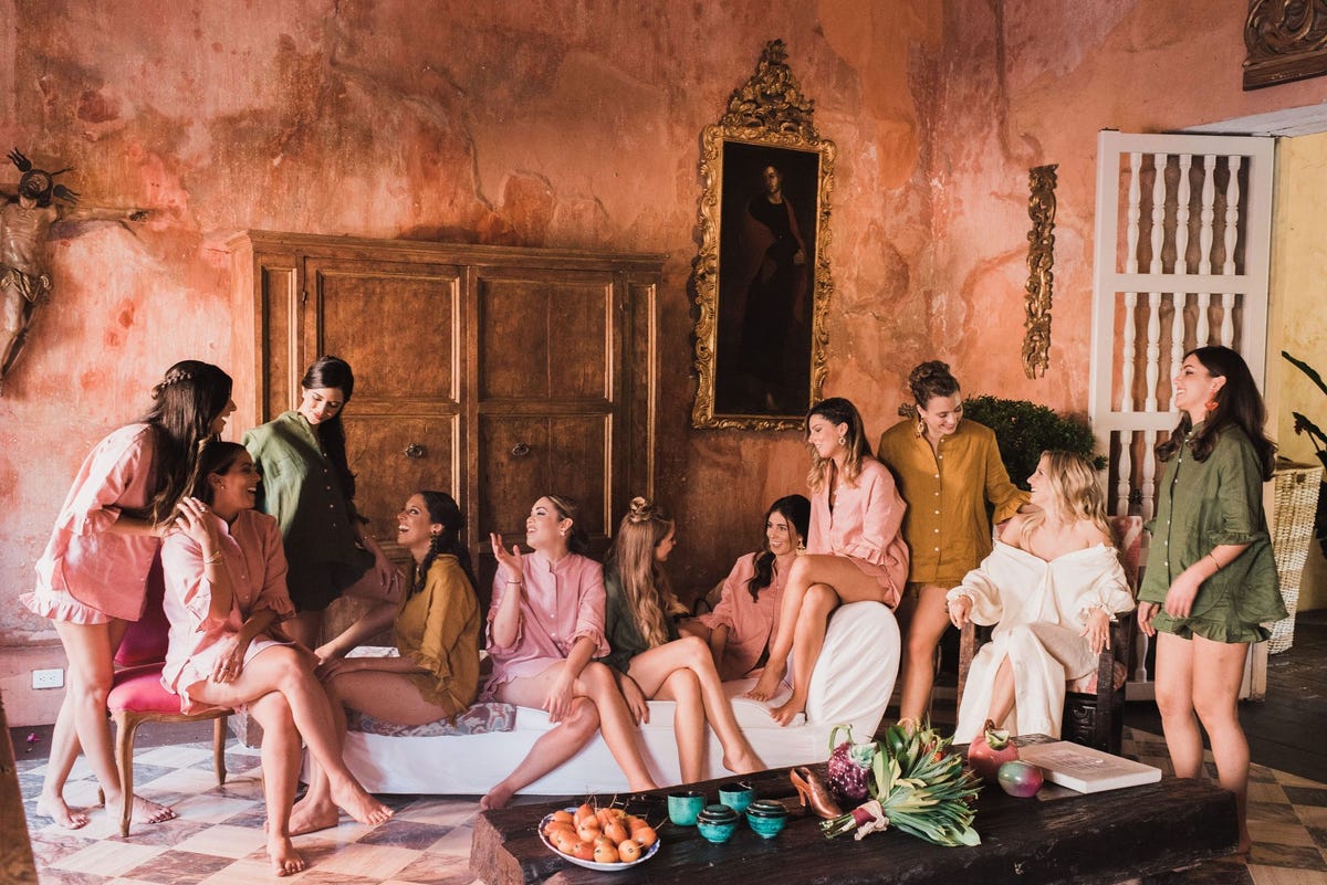 20 Chic Bridesmaid Robes to Shop Right Now-Cute Bridesmaid Robes