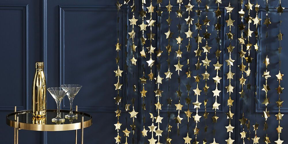 Decorate & Celebrate New Year’s Eve Virtually At Home