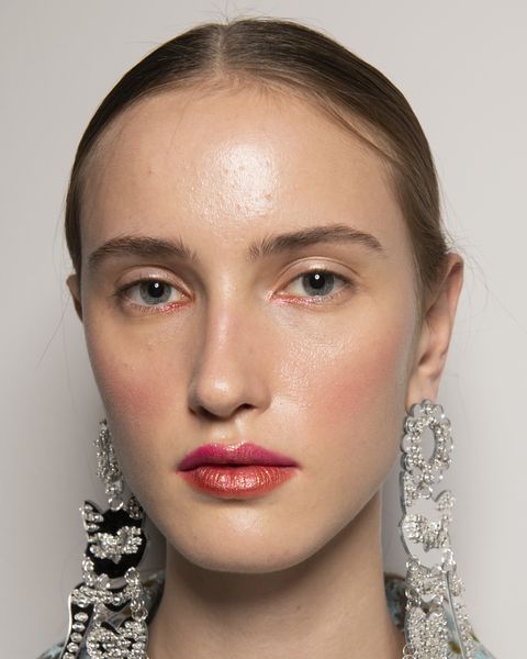 Valentine's Day 2022: 25 Best Make-Up And Beauty Looks For You To Try