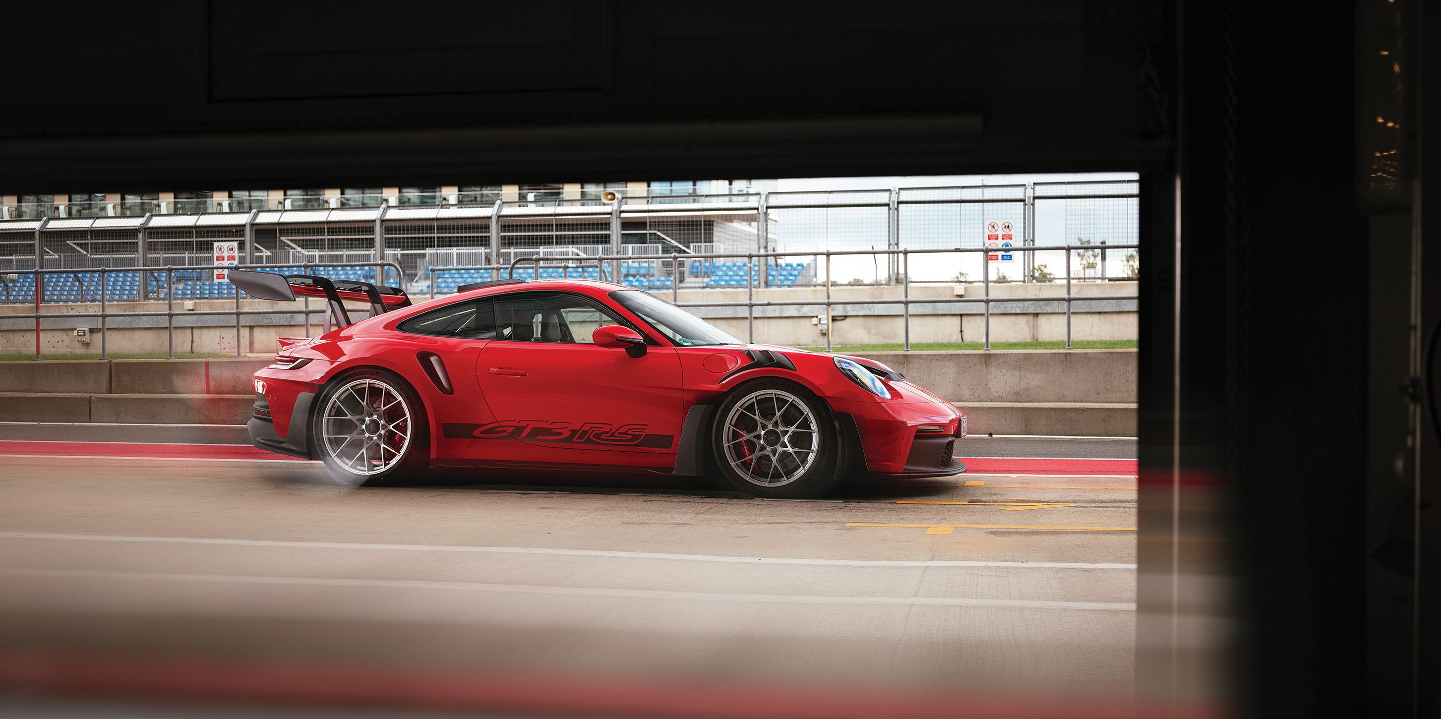 The Porsche 911 GT3 RS Does Things No Road Car Should Be Able to Do