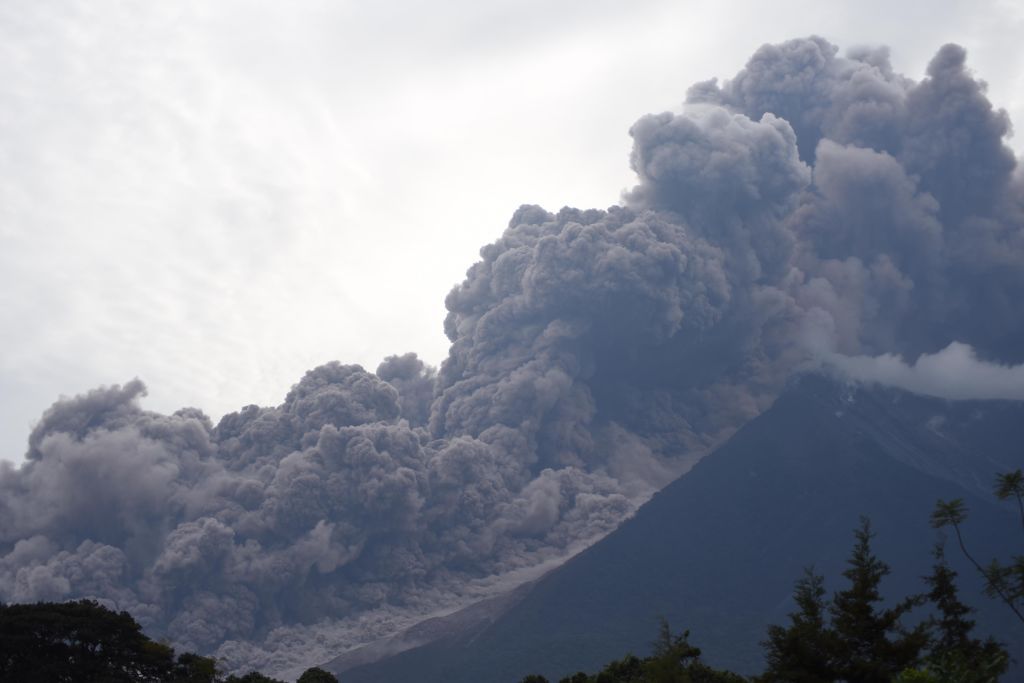 volcano-ash-1528131628