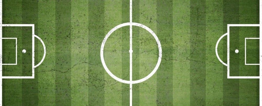 Waarom hebben voetbalvelden banen strepen in het gras?