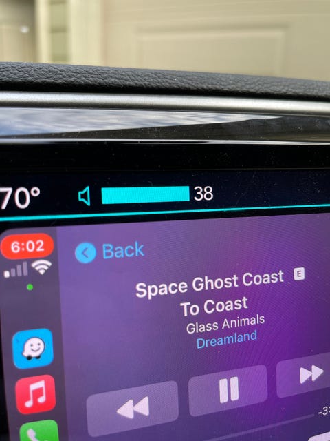 jeep grand wagoneer stereo screen at max volume
