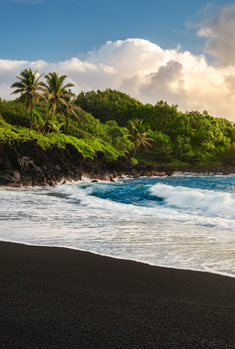 Waianapanapa Beach