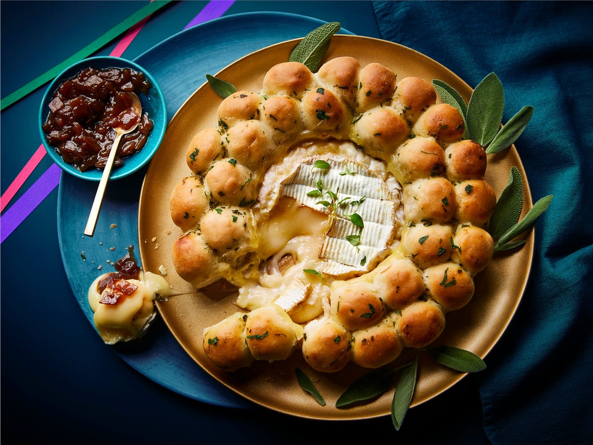 Waitrose Camembert And Garlic Doughball Wreath Christmas 2021