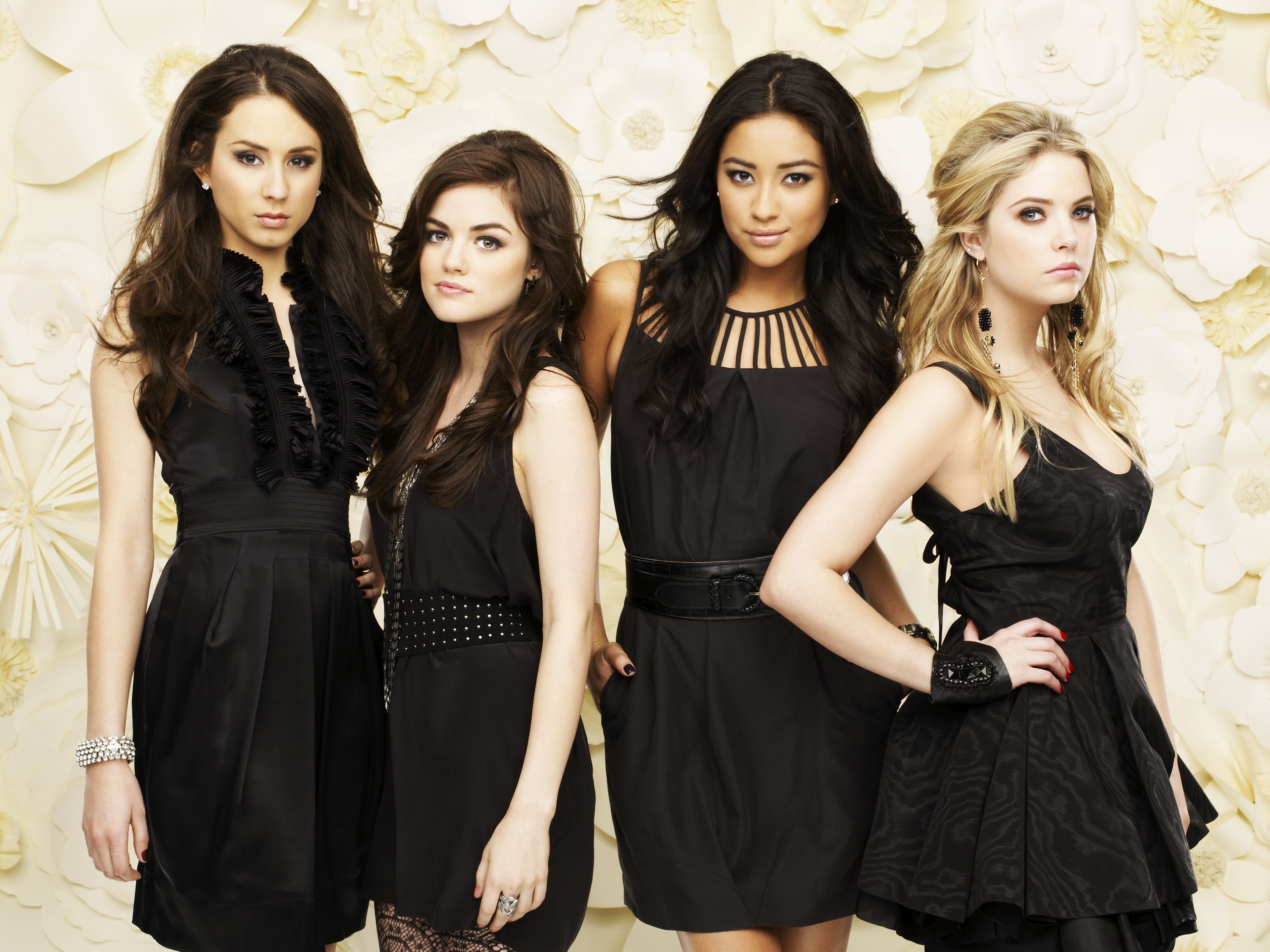 Download Pretty Little Liars Is Finally Returning To Streaming On Hbo Max After Being Taken Off Netflix SVG Cut Files