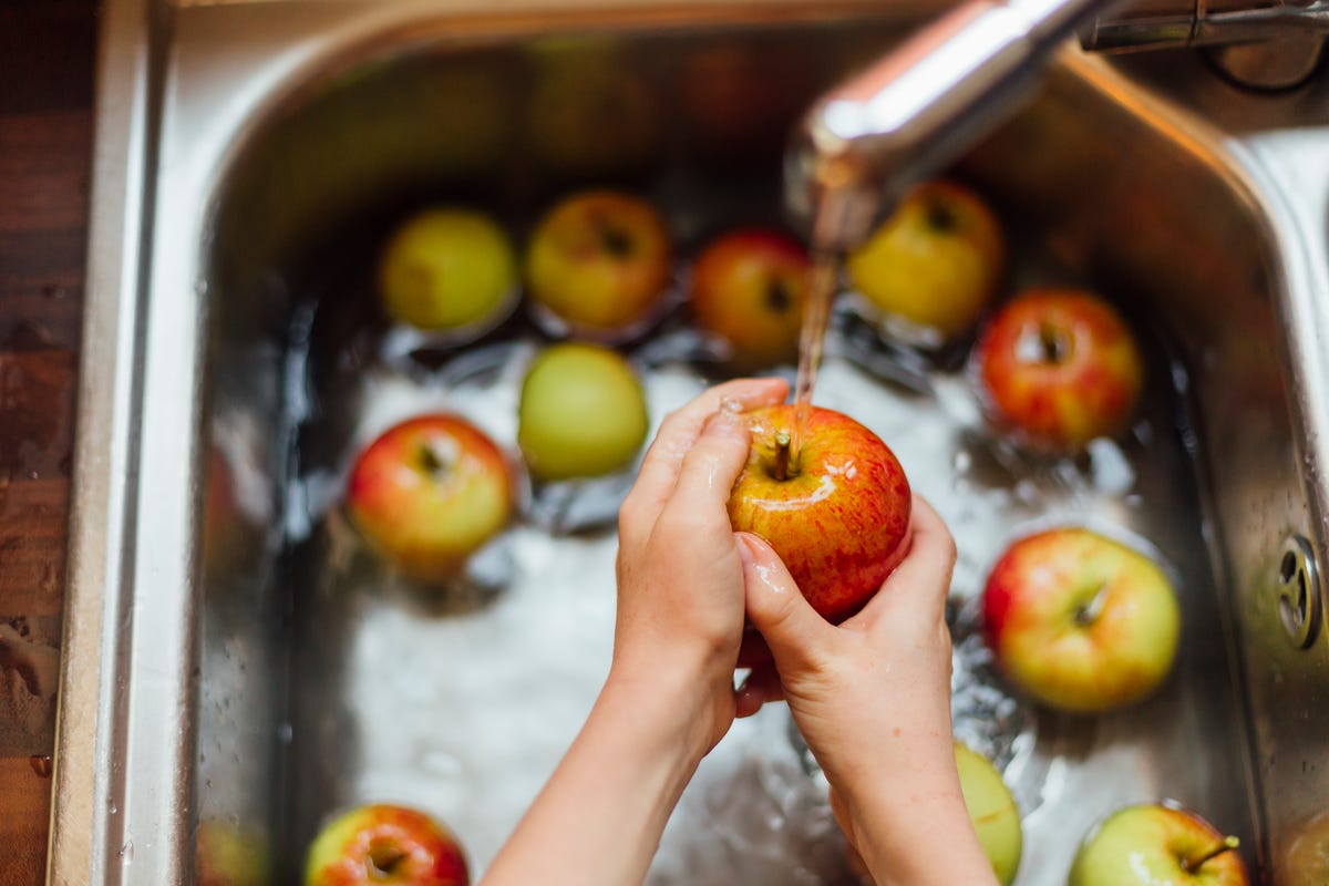 Do You Really Need to Wash Fruit Before You Eat It 