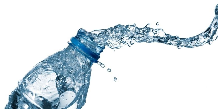 landheer Bladeren verzamelen Afrika Kan water in een flesje bederven? Dit is de houdbaarheid