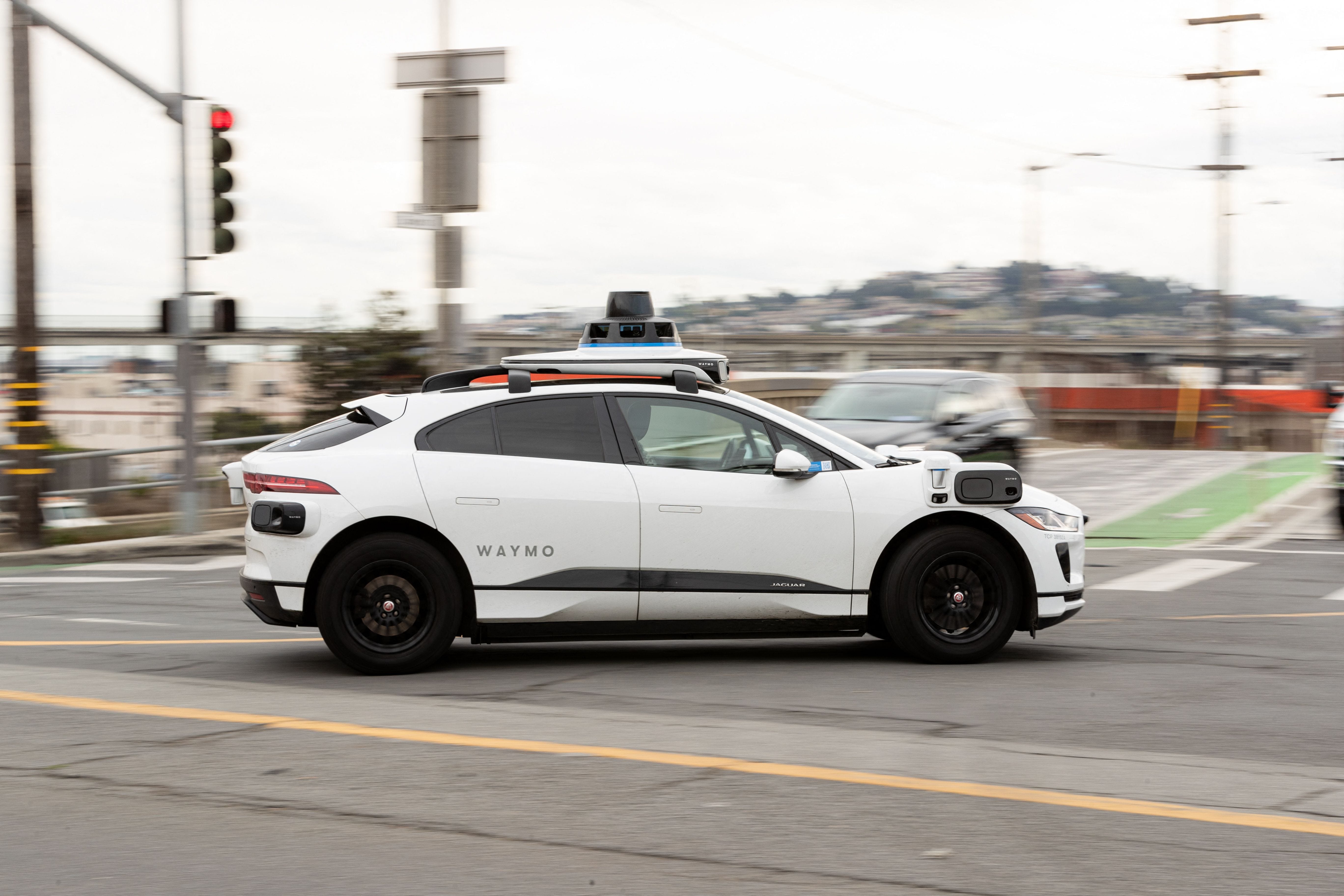 Waymo Robotaxis Will Now Deliver Food in This City