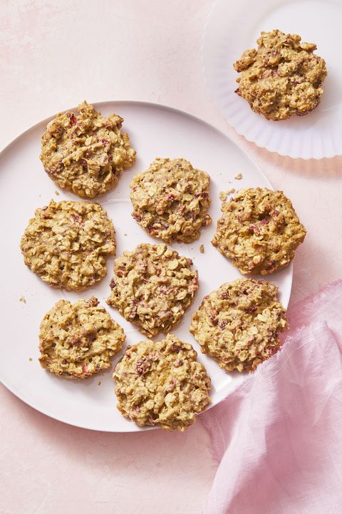 valentines day snacks strawberry oatmeal cookies