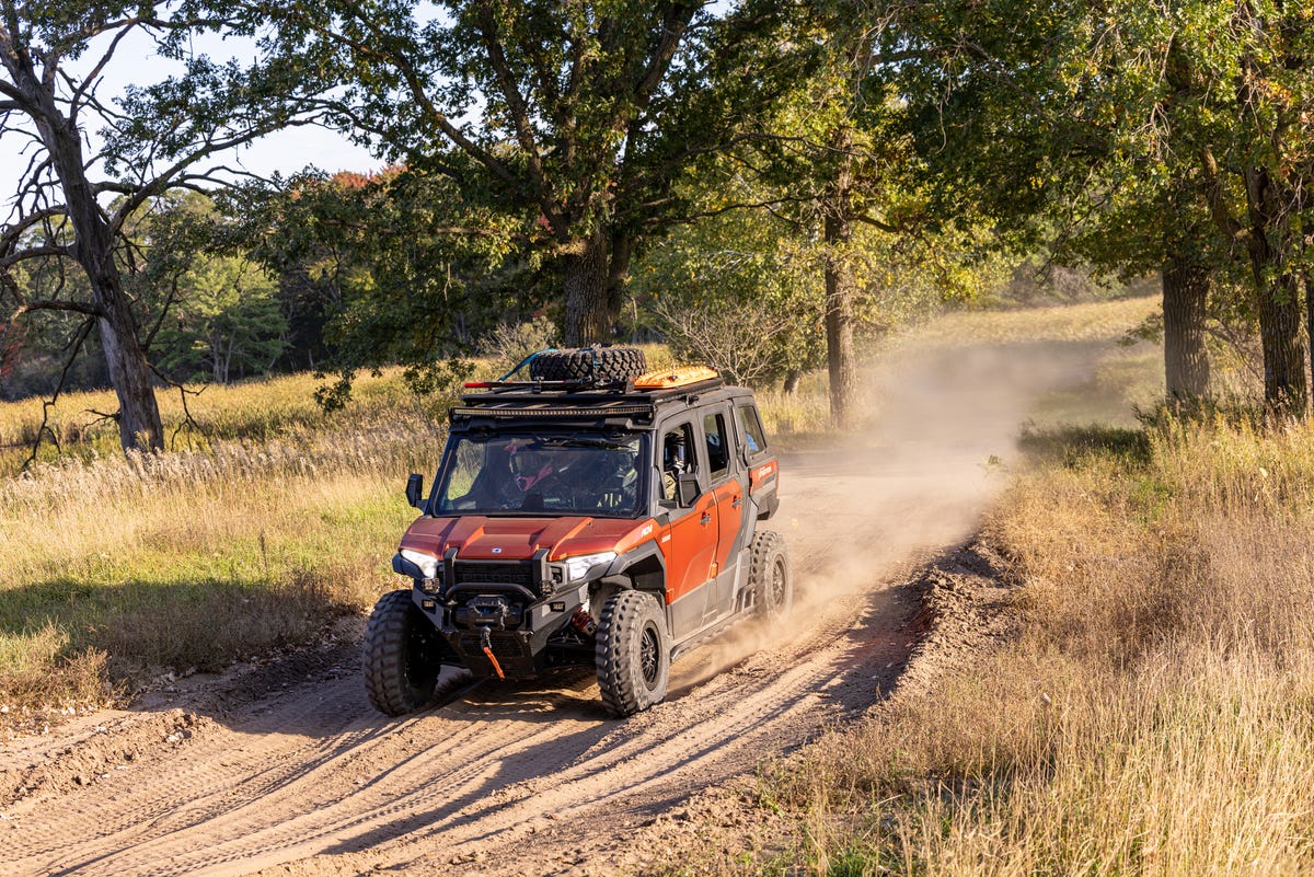 2024 Can-Am Commander: Expedition Side-By-Side Vehicle