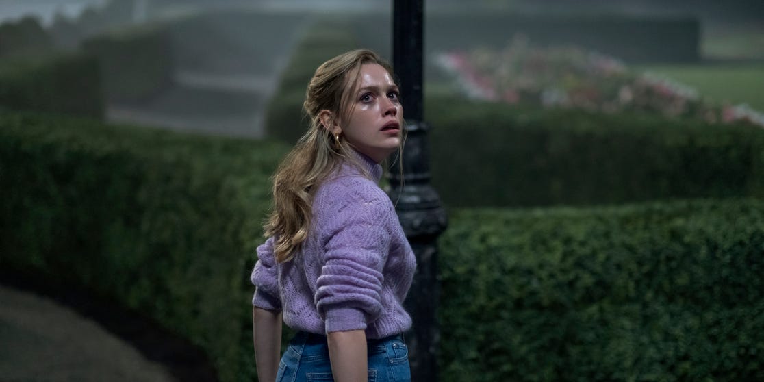 How The Haunting of Bly Manor Connects to Hill House and More Spoilers We Learned from Set How The Haunting of Bly Manor Connects to Hill House and More Spoilers We Learned from Set