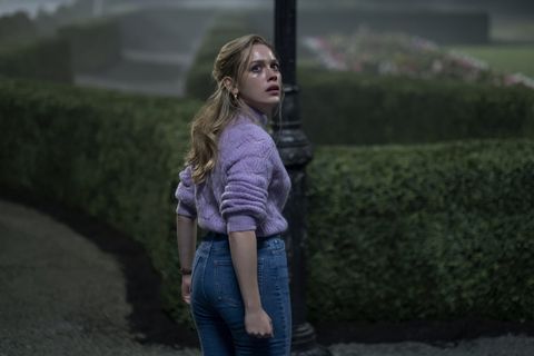 the haunting of bly manor l to r victoria pedretti as dani in the haunting of bly manor cr eike schroternetflix © 2020