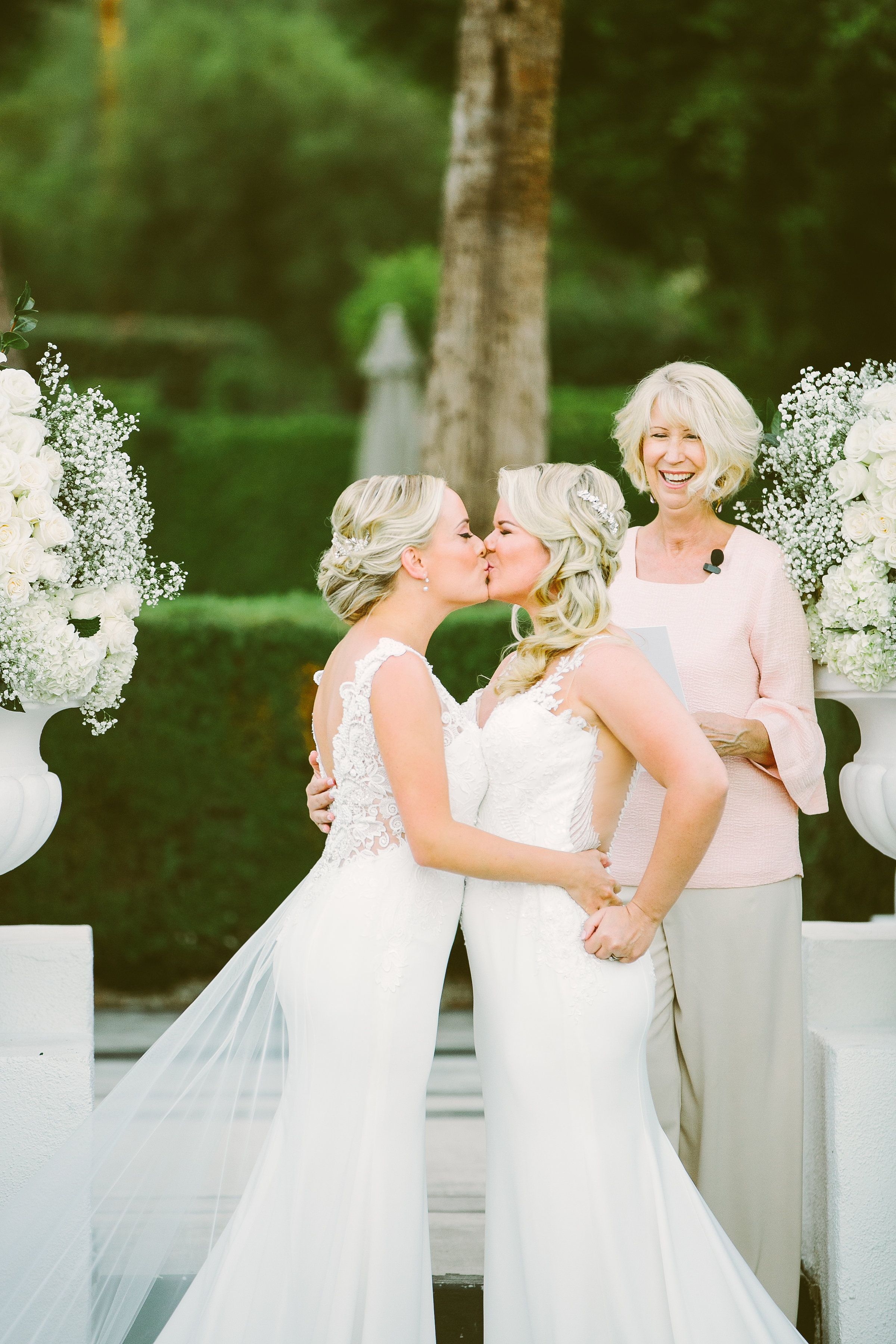 Lesbian wedding planning advice and tips image