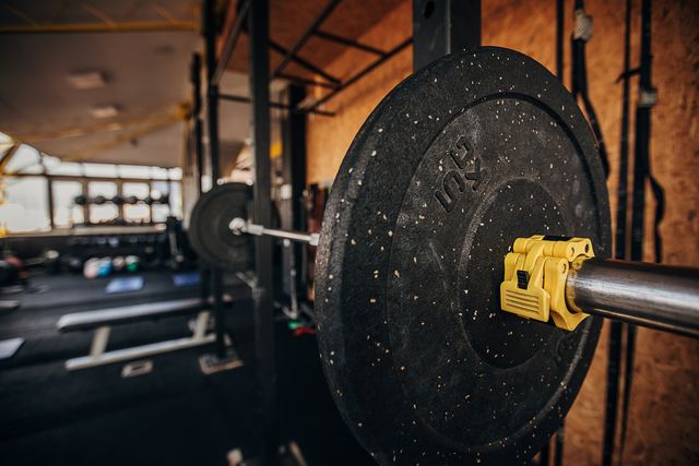 weights on barbell