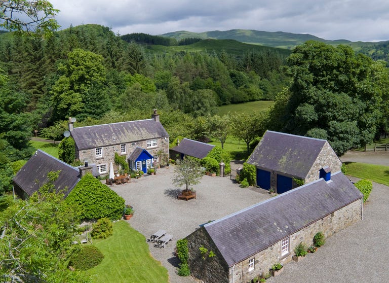 this-600-acre-scottish-estate-with-a-rustic-farmhouse-has-just-gone-on