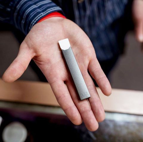 What Is Juuling Everything To Know About The Teen Vaping Trend