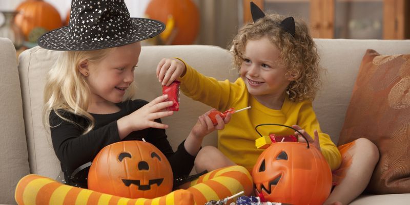What Time Does Trick-or-Treating Start in 2021? - Trick or Treat Hours 2021