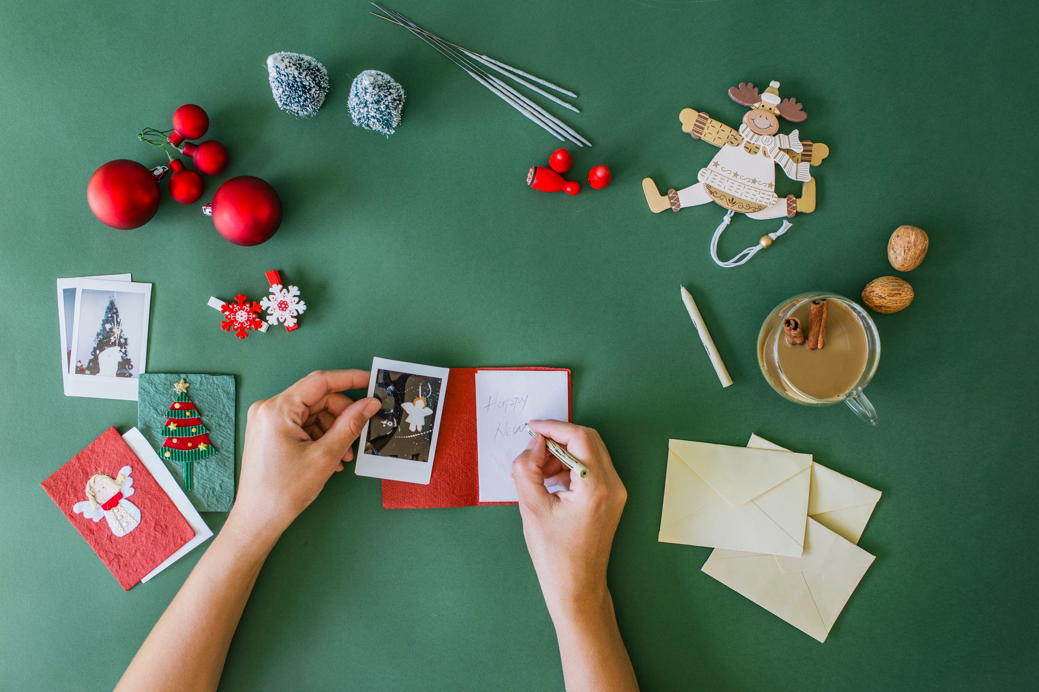 Here's What to Write in a Christmas Card for Everyone on Your List