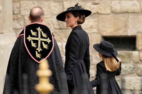 How The Royal Family Paid Tribute To The Queen Through Accessories How The Royal Family Paid Tribute To The Queen Through Accessories