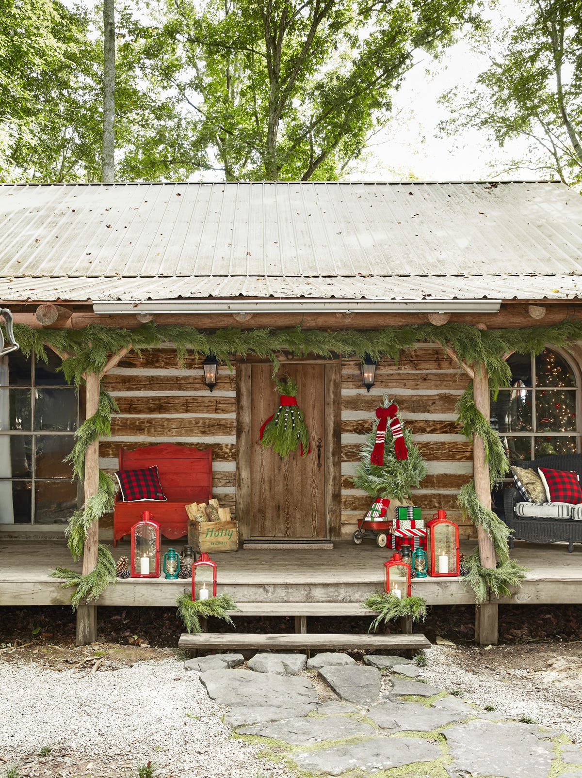 Holly Williams Tennessee Cabin Christmas Decorating Ideas