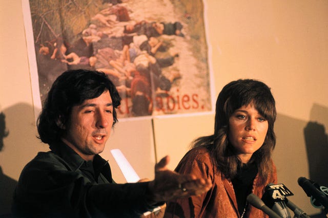 Tom Hayden mit Verlobter Jane Fonda