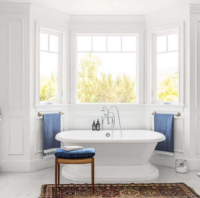 30 Stylish White Bathroom Ideas Small, Lavender Black And White Bathroom