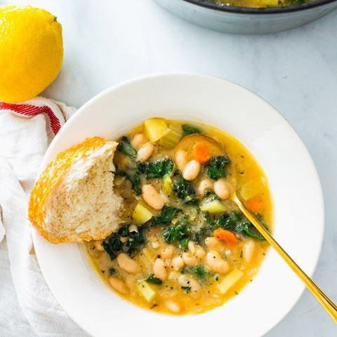 25 Easy Vegetarian Soup Recipes – Hearty Vegetarian Soup Recipes