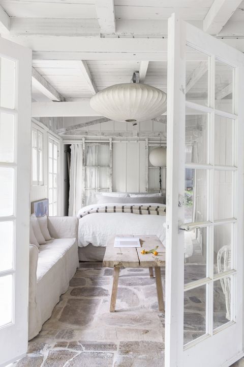40 Best White Bedroom Ideas How To Decorate A White Bedroom