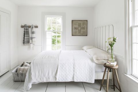 40 Best White Bedroom Ideas How To Decorate A White Bedroom