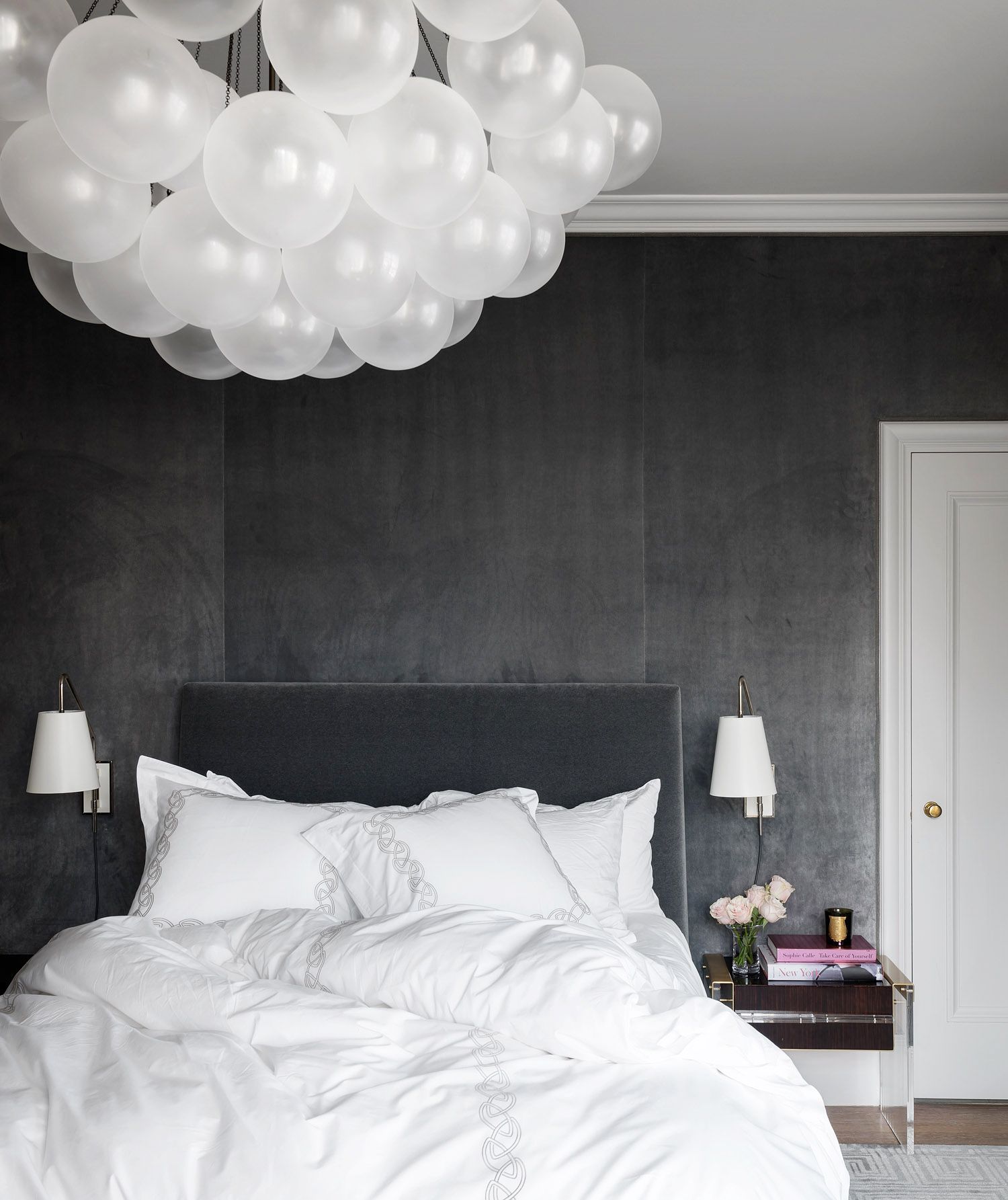 Featured image of post Luxury Black Bedroom Aesthetic : You might associate a boutique bedroom design with a trendy hotel, but you can enjoy sumptuous luxury even in a dated apartment.