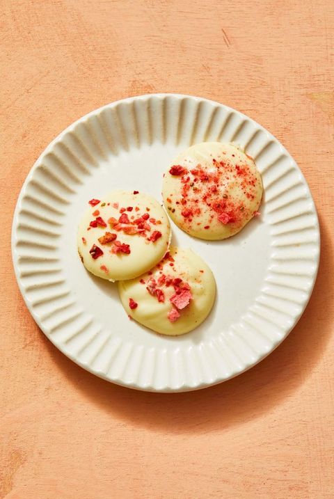 white chocolate meltaways with crushed freeze dried strawberries on top