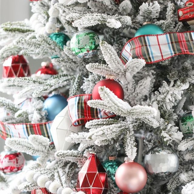 15 White Christmas Tree Decorations 21 Best White Christmas Trees