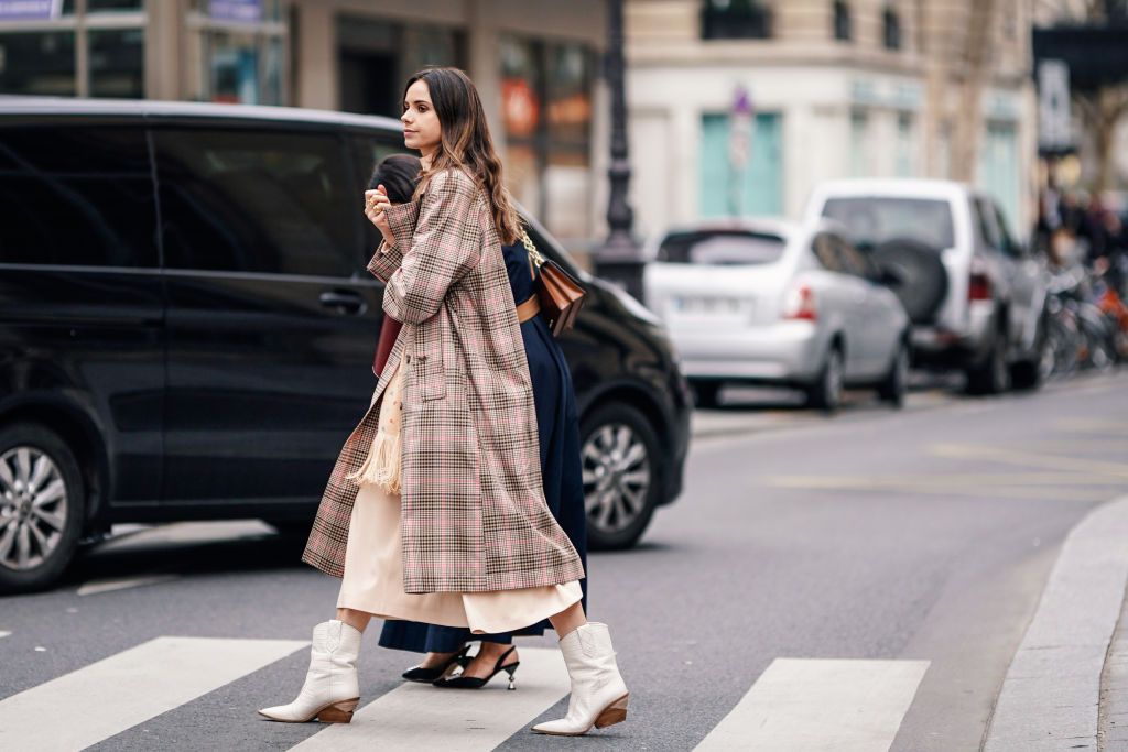 white cowboy boot outfits