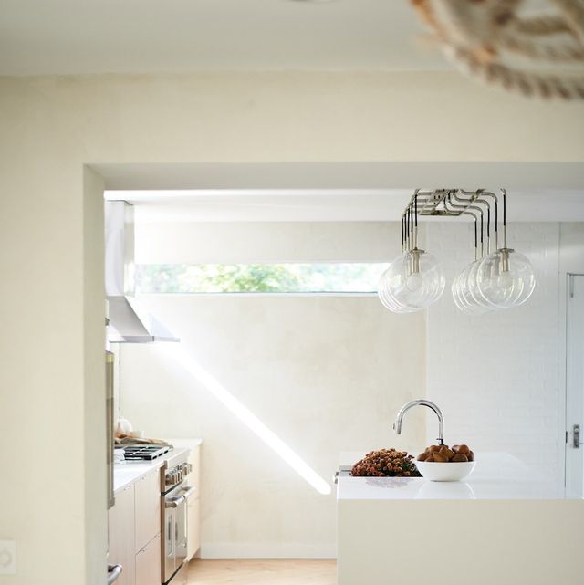 Featured image of post Modern White Kitchen Ideas With Island : Some concealed modern kitchen designs close up completely so that you&#039;d barely know there was a kitchen there at all.
