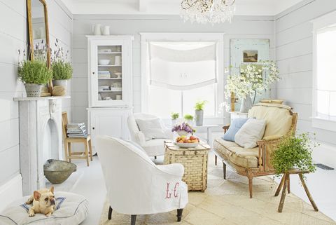 35 Best White Living Room Ideas, Rooms To Go Cottage Colors Bookcase Daybed