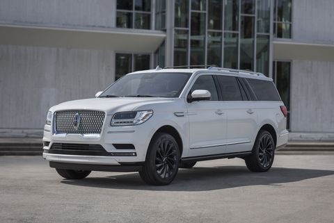 the monochromatic package, available on the navigator reserve series, offers on trend exterior sweeps of color that showcase the bold lines of lincoln&rsquo;s full size suv