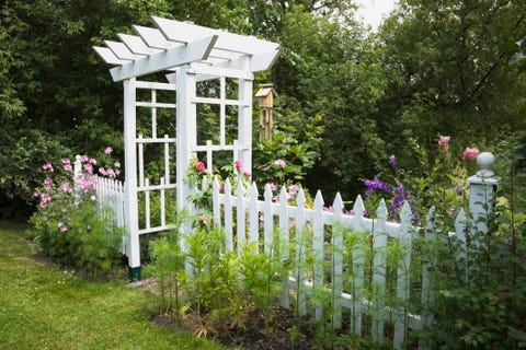 10 White Picket Fence Ideas Pictures Of Houses - Picket Fence Garden Design 10 White Picket Fence Ideas Pictures Of Houses - Picket Fence Garden Design