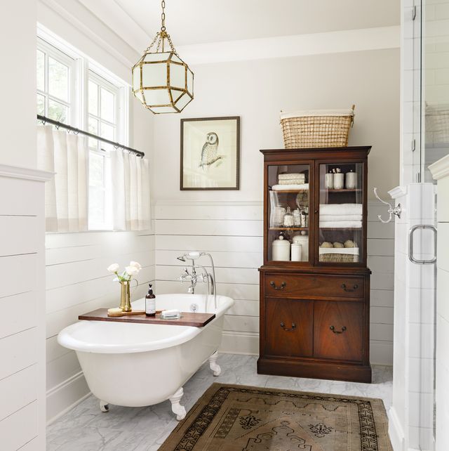 Clawfoot Tub Ideas For Your Bathroom, Fiberglass Clawfoot Bathtub