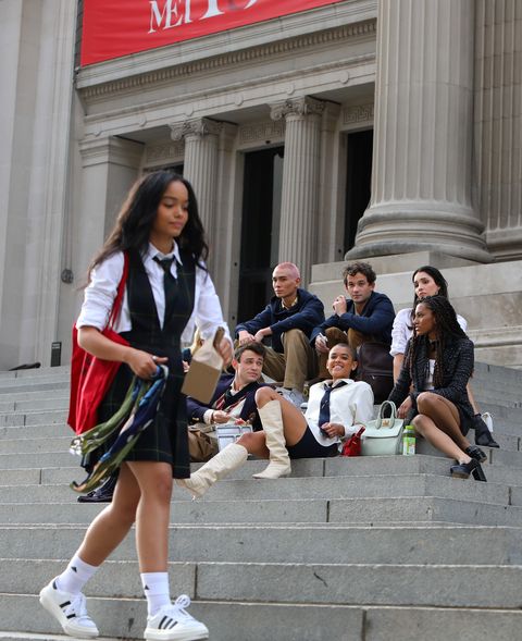 See The Gossip Girl Reboot Cast On The Steps Of The Met Museum