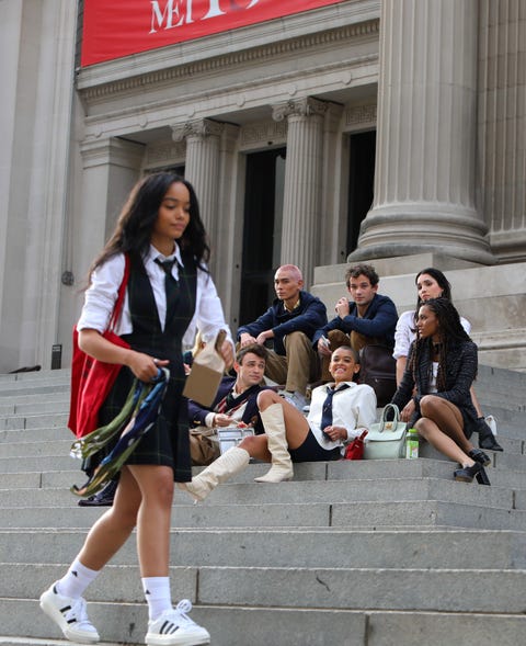 See The Gossip Girl Reboot Cast On The Steps Of The Met Museum