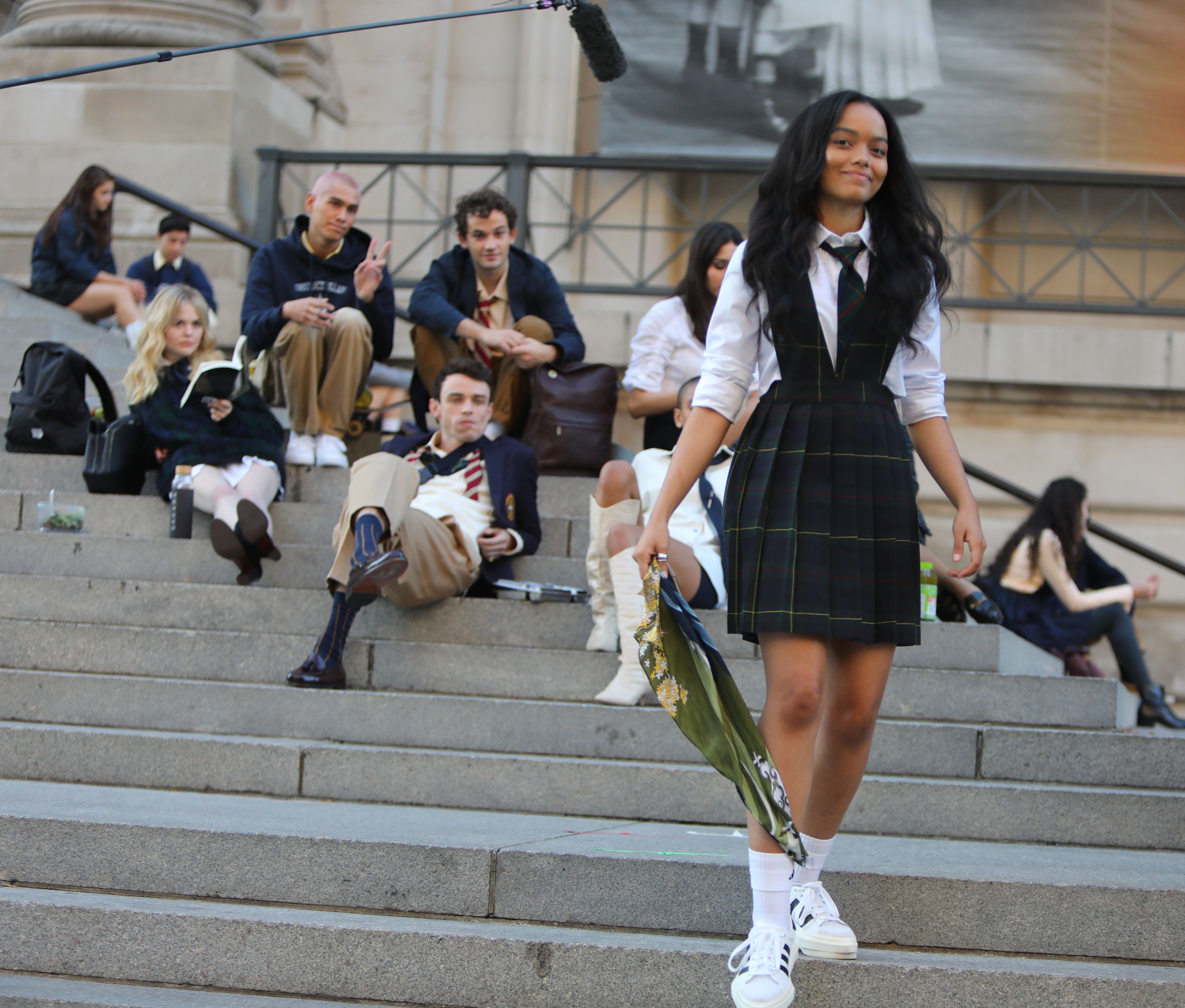 See The New Gossip Girl Cast On The Steps Of The Met