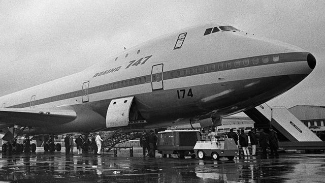 ボーイング747 が究極の旅客機と言える理由 ハイジャックを含む歴史を振り返る