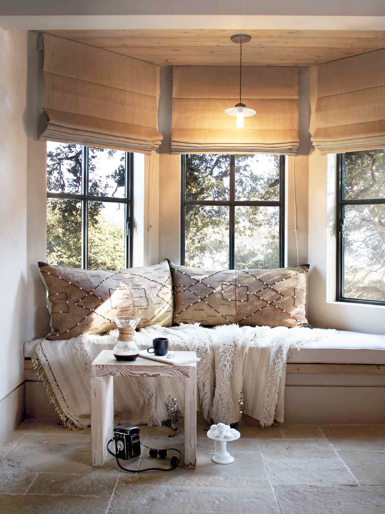 bay window pillow