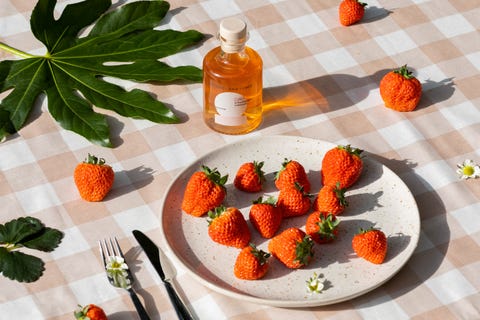lush strawberry vinegar