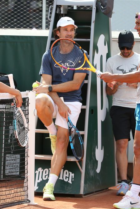 zapatillas Nike y de Nadal Federer en Roland Garros